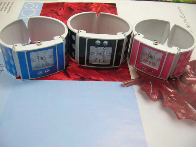 Teen polka dot theme fancy watch - jewellery express wholesaler