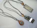 Fashion bali bali wholesaler exports Painted artwork seashell pendants on cord string necklace with wooden beads 